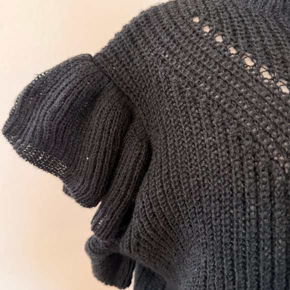 Belinda Sleeve Ruffle Vest Top - Picture 4 of 7